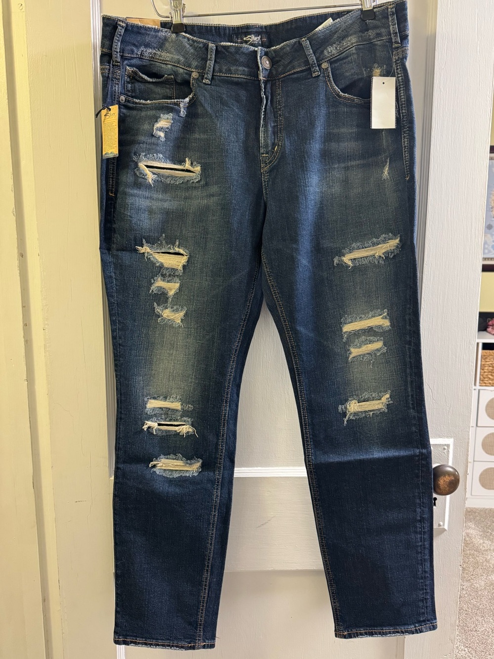 Silver Jeans Women's Skinny Distressed Dark Blue Jeans - NWT